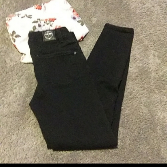 Tahari Jeggings - Picture 7 of 7